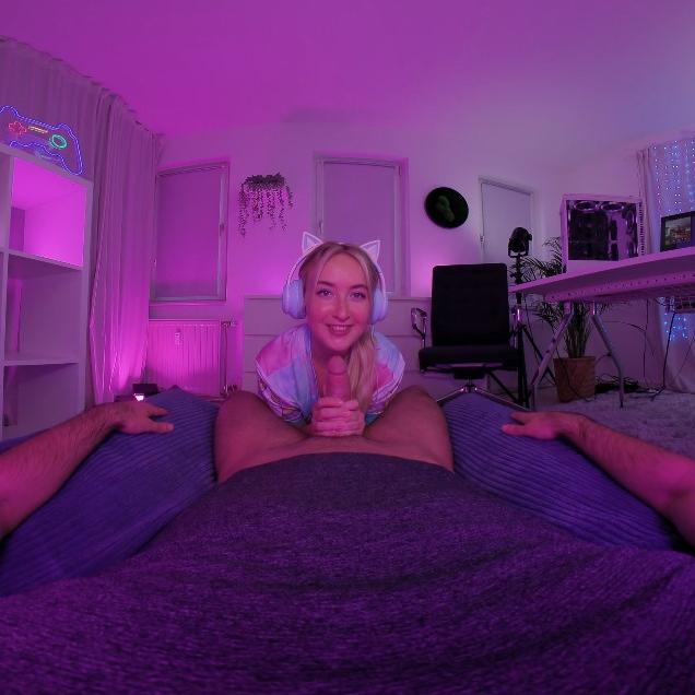 She's even hotter when she's fucked VR Porn Video