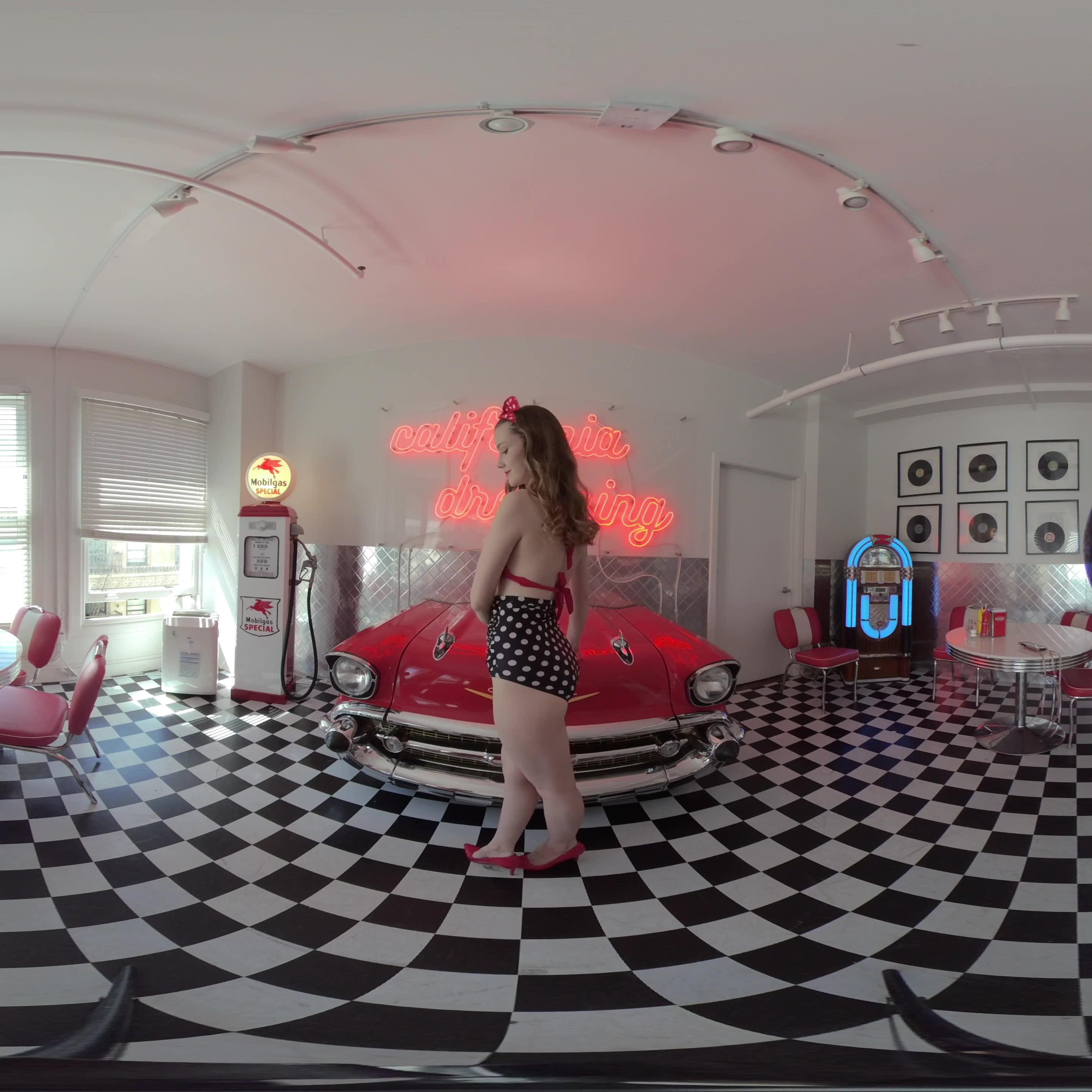 Time for a special solo with Emily Bloom VR Porn Video