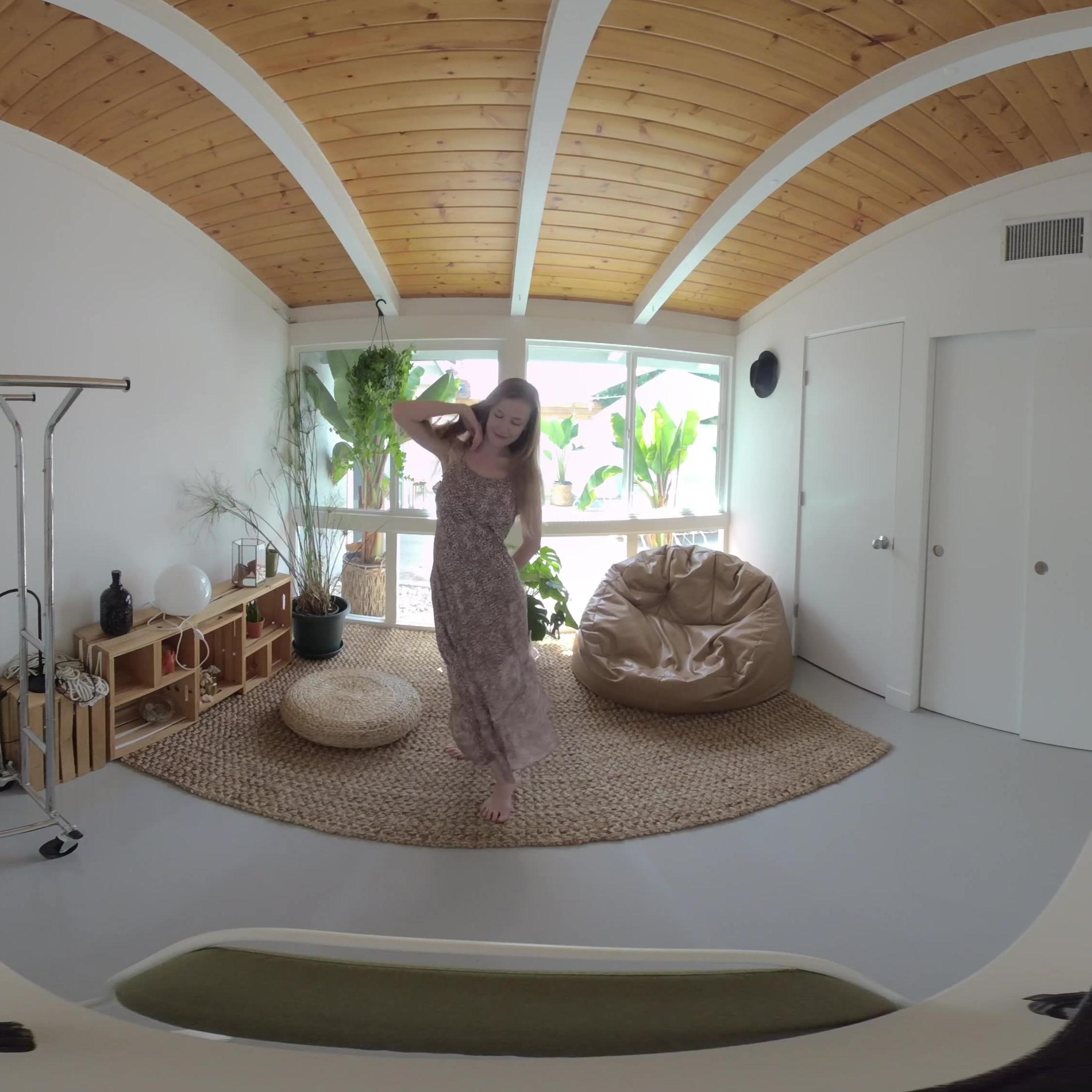 Emily Bloom in a very special VR show VR Porn Video